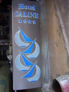 Totem luminoso bifacciale