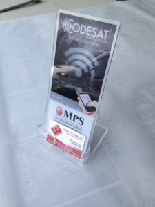 Espositore da banco con portabiglietti da visita