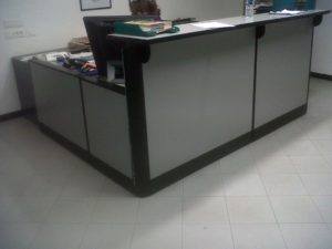 Semplice scrivania prima dell’intervento di Studio “P”