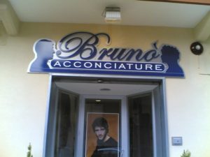 Insegna monofacciale sagomata