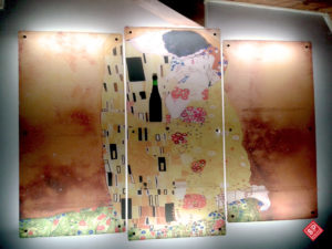 Quadro espositore portabottiglie in plexiglas stampa in vetrofonia e impianto a led Quadro espositore portabottiglie in plexiglas Quadro espositore portabottiglie in plexiglas Espositore angolare in pvc Espositore angolare in pvc Espositore angolare in pvc Espositore angolare in pvc