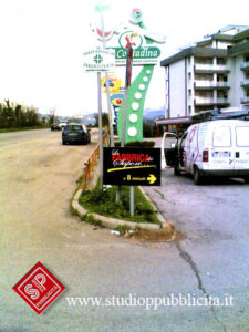 Freccia segnaletica aziendale