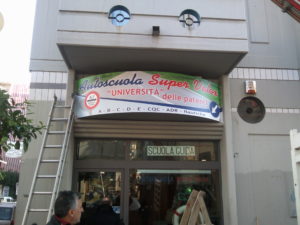 Insegna monofacciale retroilluminata semi-cerchio