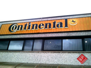 Lettere scatolate luminose