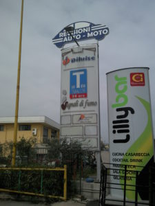 Totem luminoso bifacciale