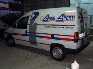 Decorazione mezzo aziendale