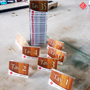 Segnaposto in plexiglas termopiegato