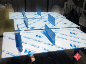 Quadro espositore portabottiglie in plexiglas