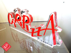 Decorazione cella frigorifera con stampa digitale e targhe in plexiglas